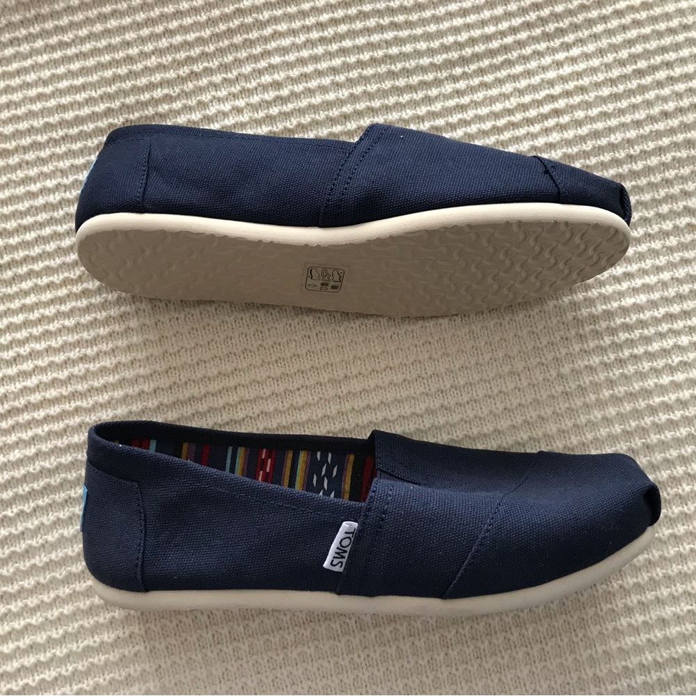 Toms Canvas Shoes - Picture 3 of 6
